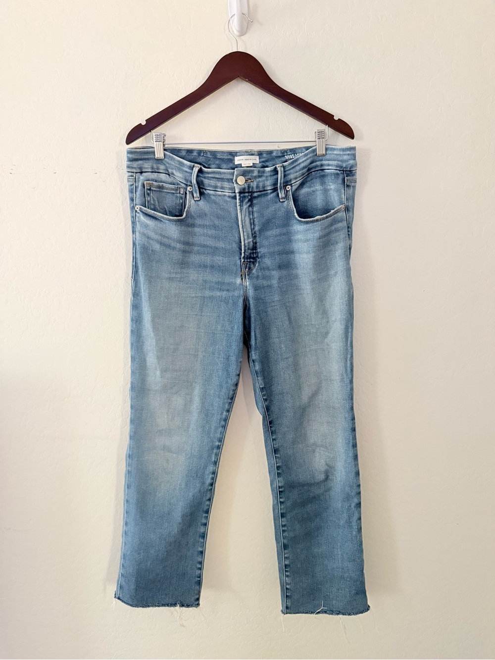 Good American Good Legs Straight Jeans Size 14/32 Light Wash Raw Hem